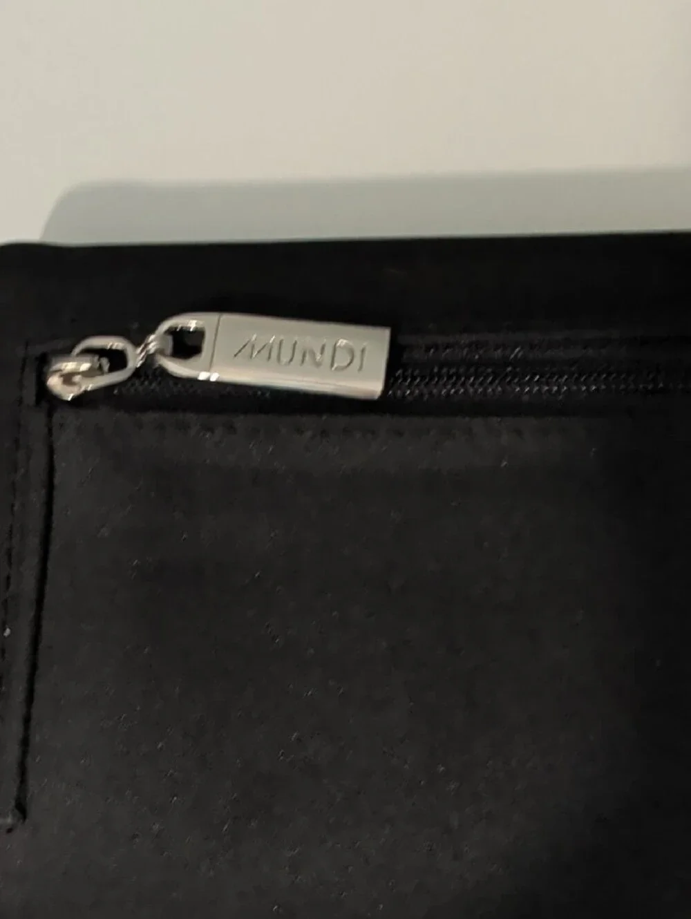 mundi compact black